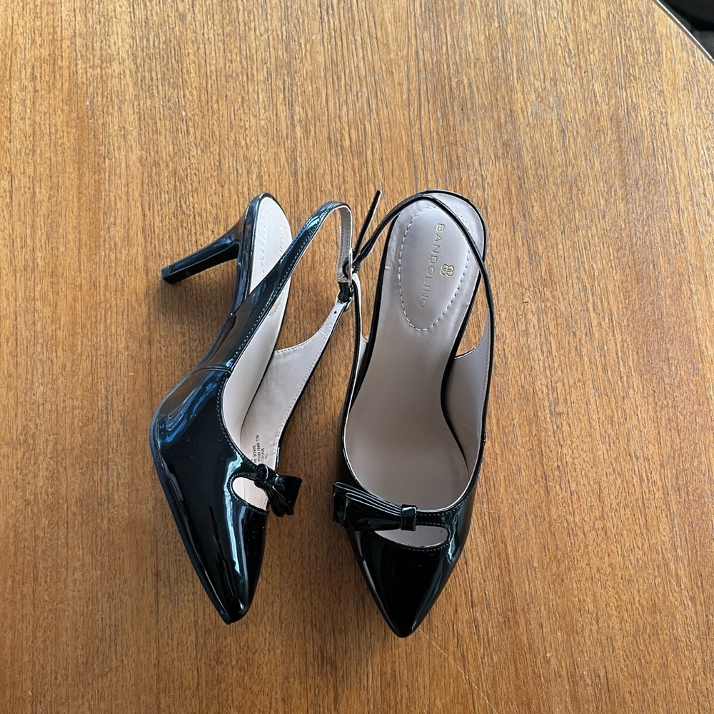 Bandolino sling back pumps